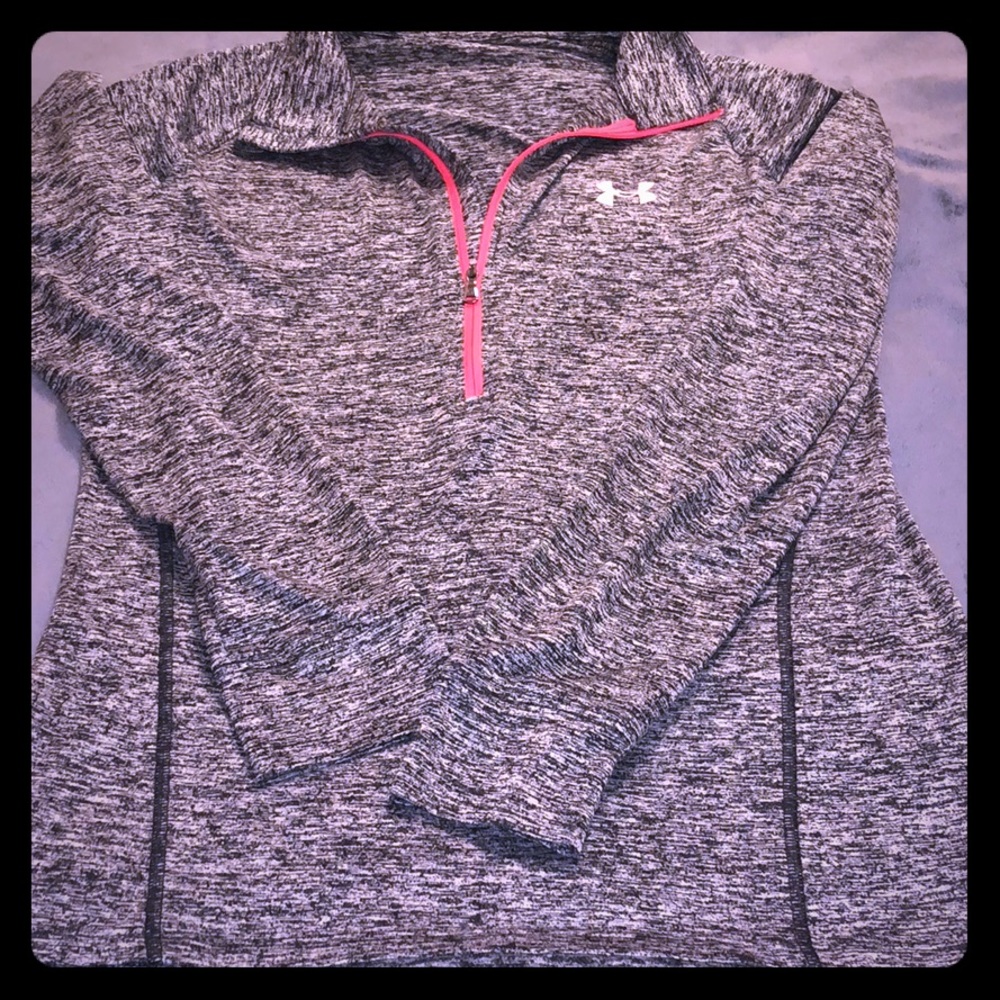 Woman’s UNDER ARMOUR 3/4 zip up